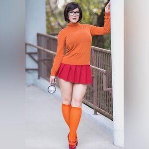 Woman’s Velma costume Medium